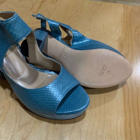Blue Velcro Strap Heels (Pumps) - OYSBY London EUR Size 37 US Size 6.5 (NWOT) - Picture 6 of 16